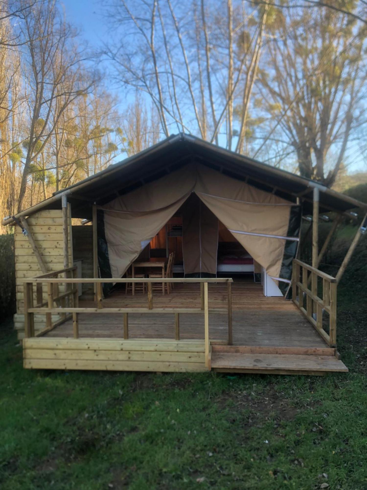 Camping Du Pont De St Gal Saint-Gal-sur-Sioule Kültér fotó